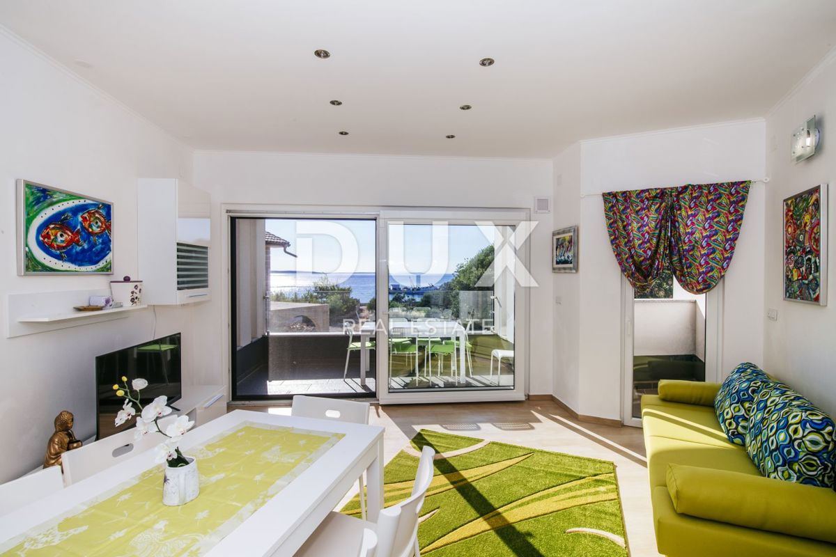 OTOK PAG, KOŠLJUN - Vila ob morju s 4 apartmaji