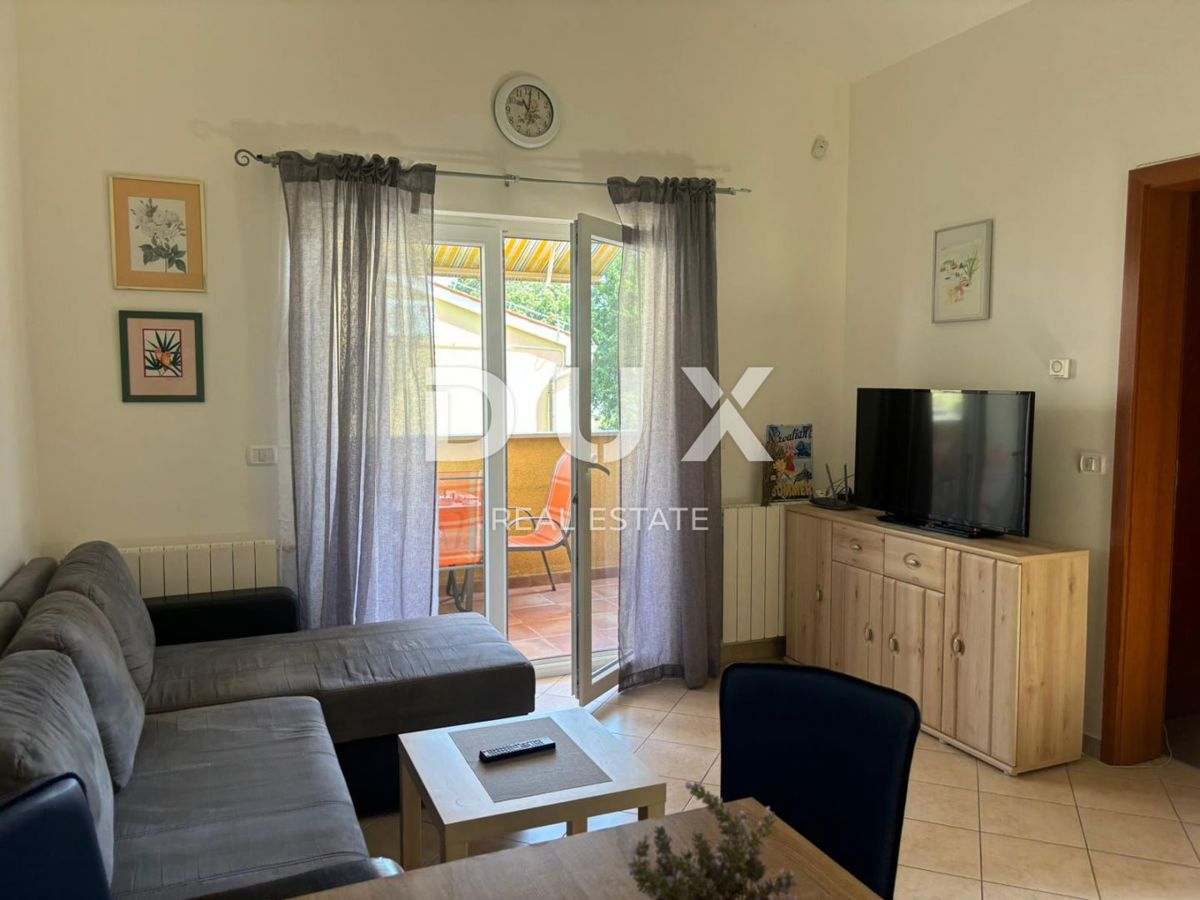 ISTRA, BANJOLE Apartma z bazenom in teraso 300 metrov od morja!