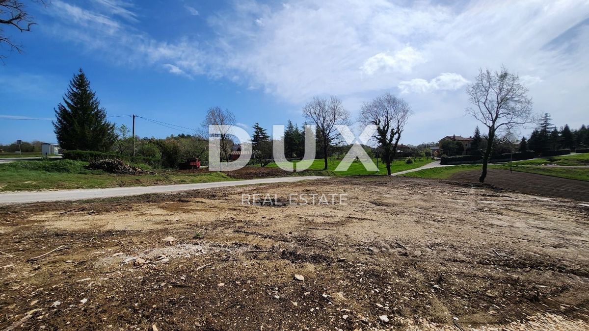 ISTRA, GRAČIŠĆE - Tri gradbene parcele v idiličnem delu Istre