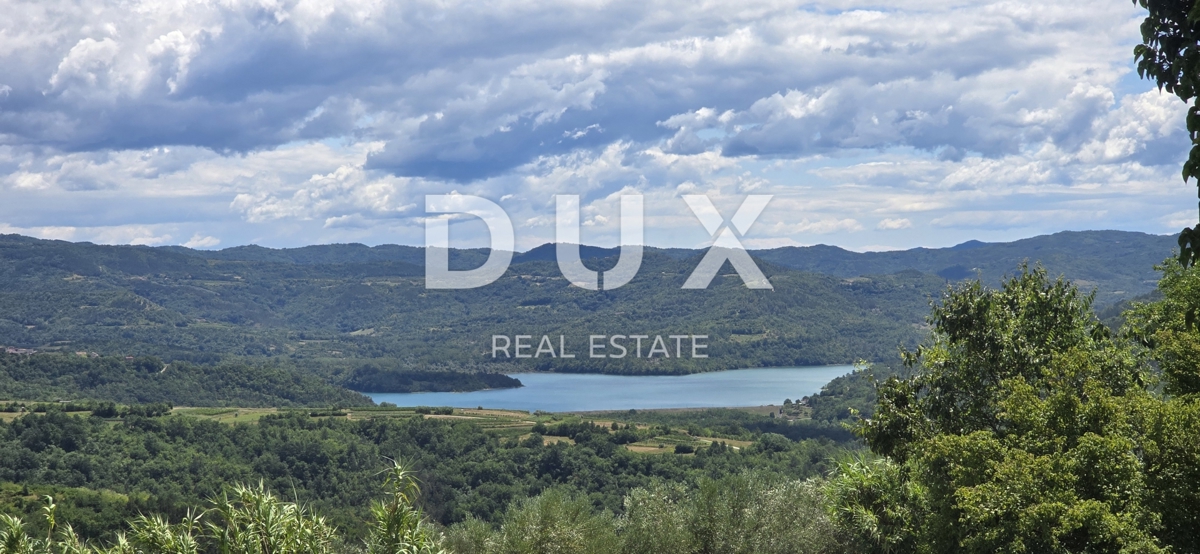 ISTRA, MOTOVUN - Veliko posestvo 170.000 m2, najlepši razgled v Istri - jezero Butoniga, Učka, Ćićarija, Motovun in Motovunski gozd tartufov!