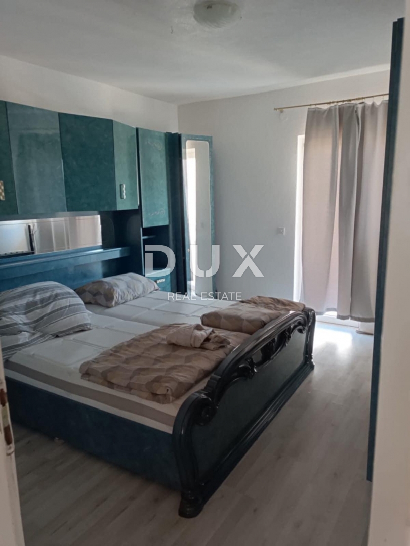 VODICE, ŠIBENIK - PRILOŽNOST! Hiša s 5 apartmaji na mirni lokaciji 