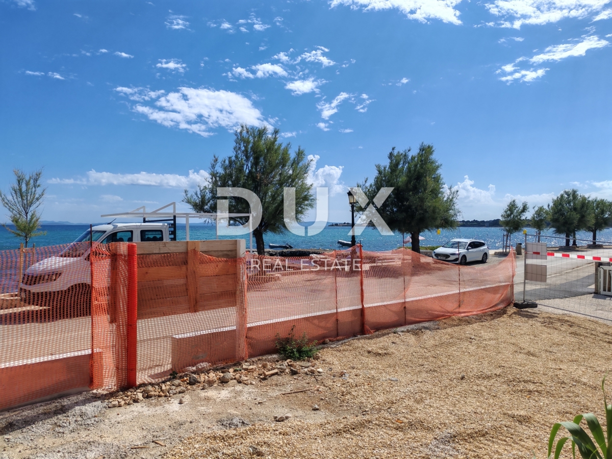 ZADAR, VIR - Luksuzno stanovanje z vrtom, prva vrsta do morja! AS1
