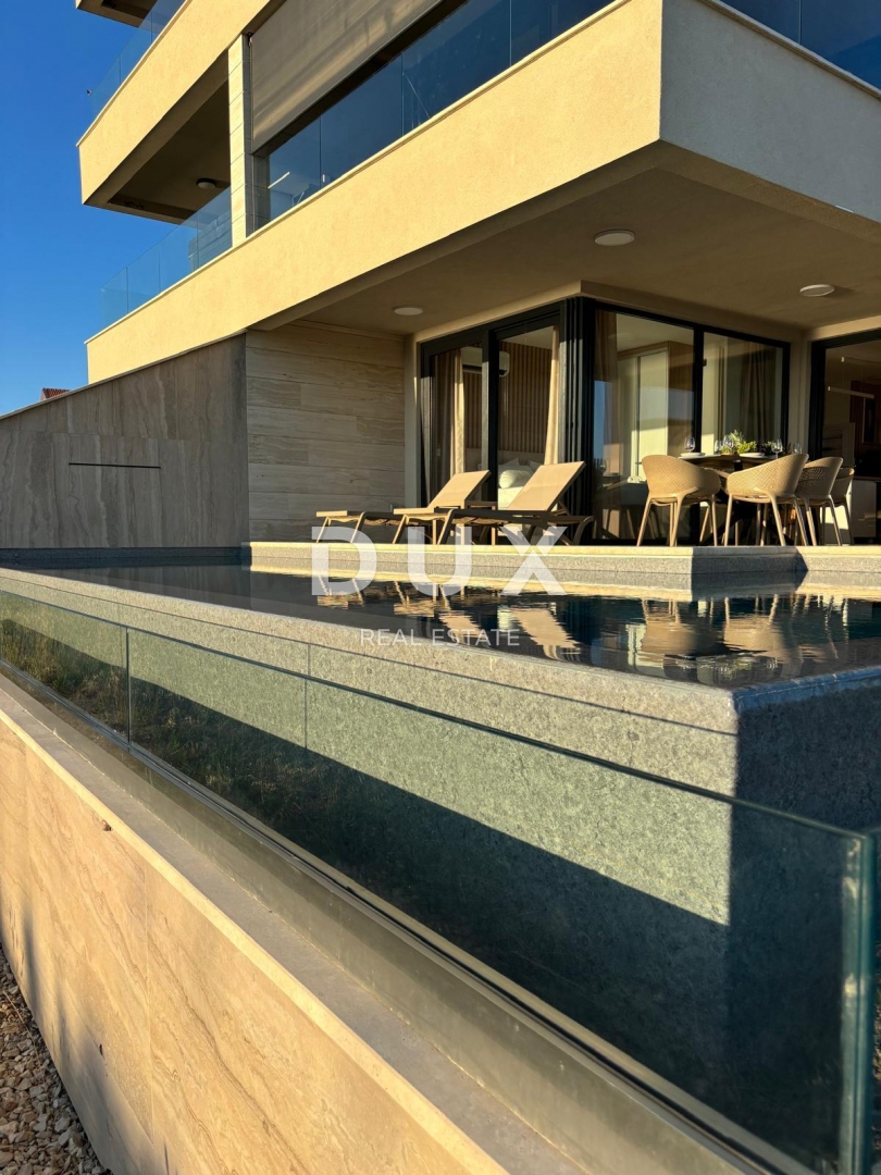 OTOK PAG, POVLJANA - stanovanje z 2 spalnicama in 1 dnevno sobo, 78 m2, 1. vrsta do morja