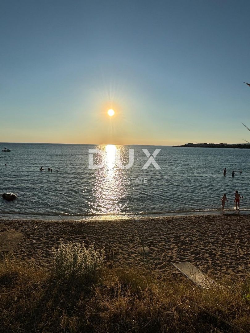OTOK PAG, POVLJANA - stanovanje z 2 spalnicama in 1 dnevno sobo, 78 m2, 1. vrsta do morja