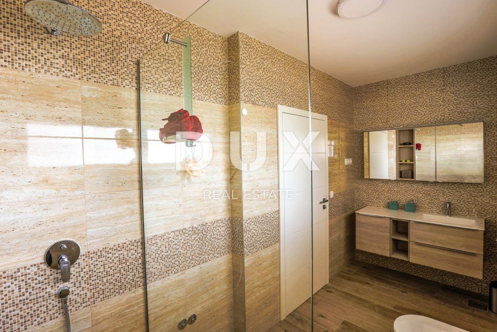 Hiša Medulin, 300m2