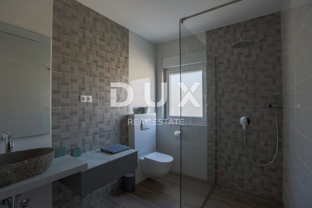 Hiša Medulin, 300m2