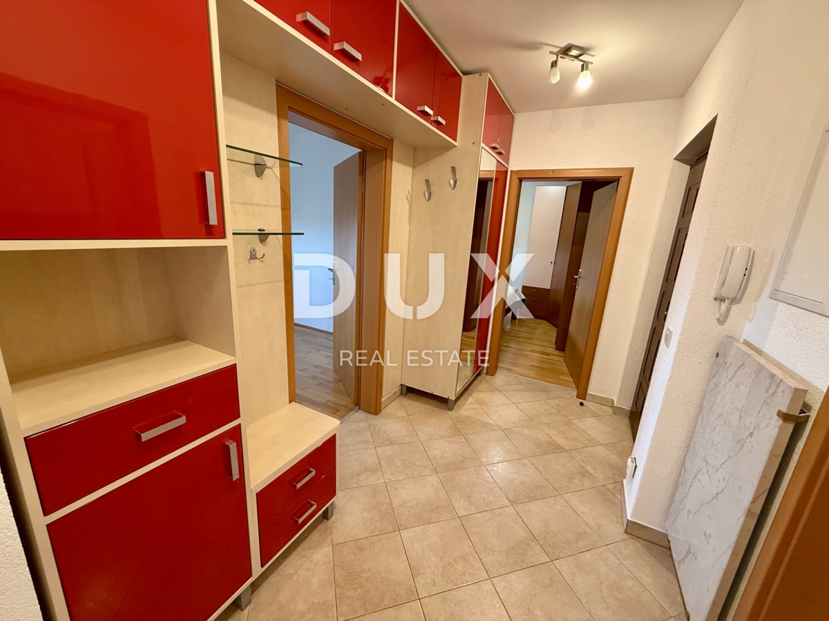 VIŠKOVO, MARINIĆI - 2 SPALNICI + DNEVNA SOBA, 74 m2 - GARAŽA in RAZGLED!