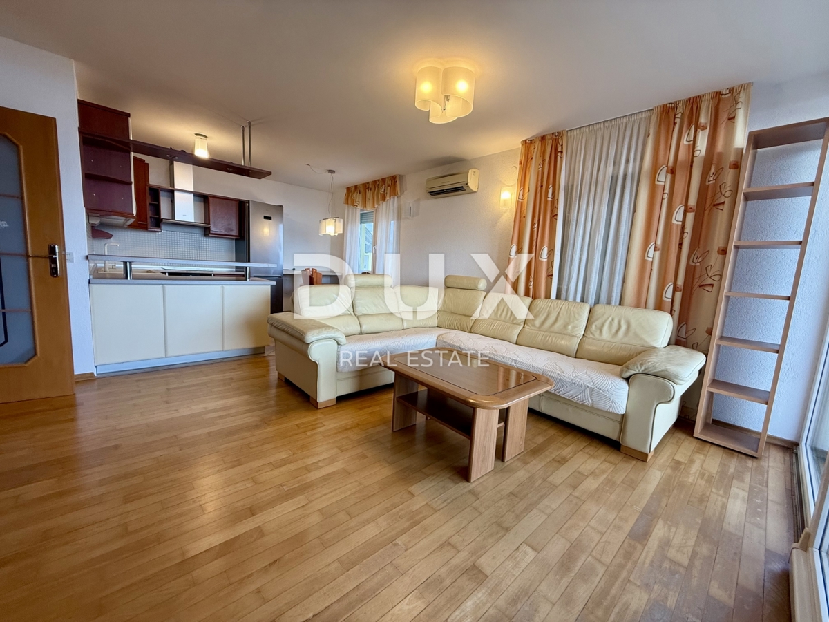 VIŠKOVO, MARINIĆI - 2 SPALNICI + DNEVNA SOBA, 74 m2 - GARAŽA in RAZGLED!