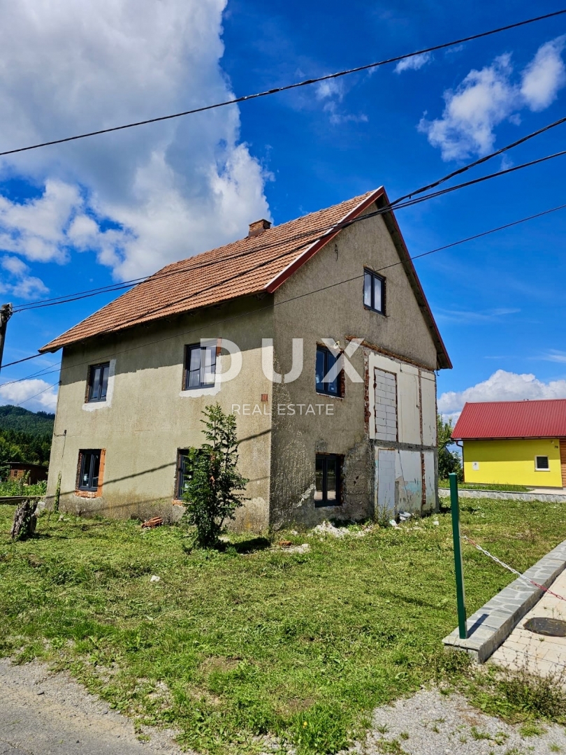 GORSKI KOTAR, KUPJAK - Hiša z dvema stanovanjskima enotama v fazi prenove!