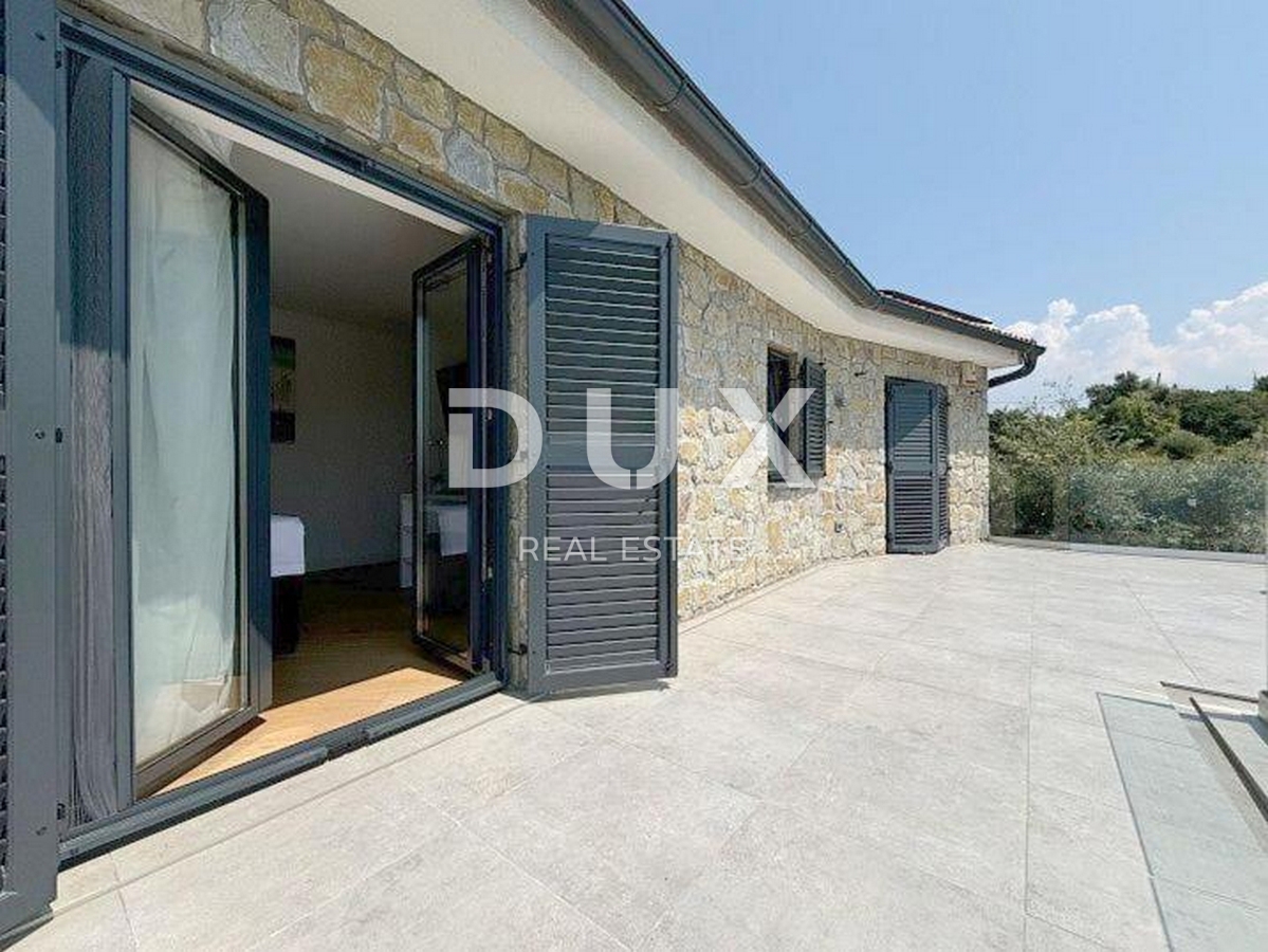Hiša Lun, Novalja, 240m2
