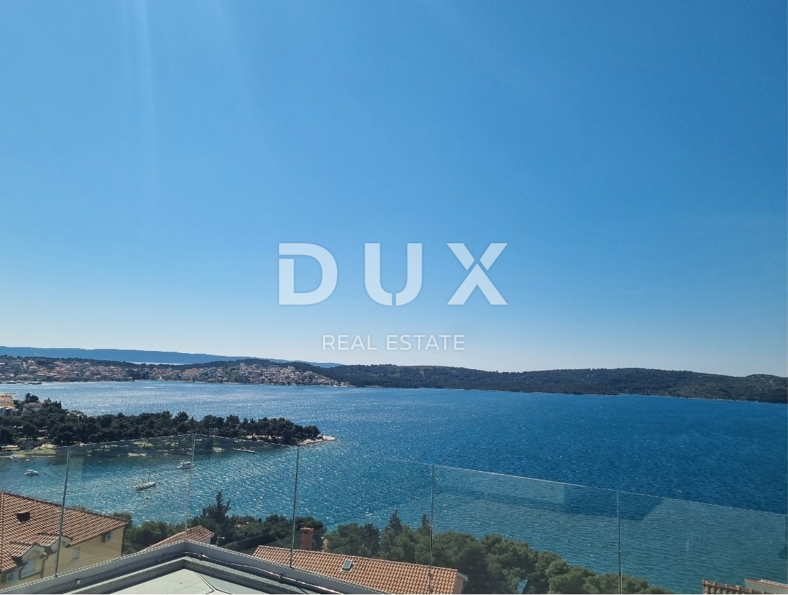 TROGIR - penthouse blizu plaže