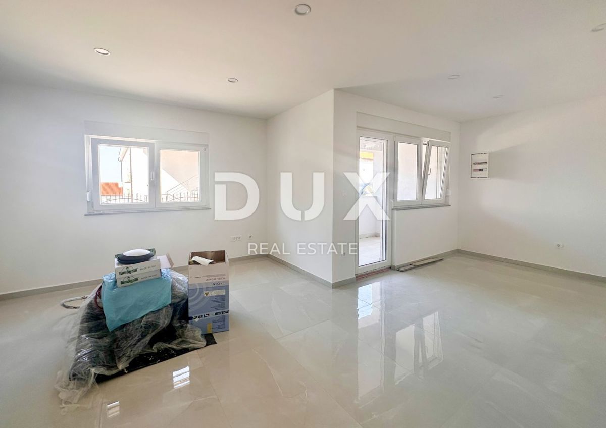 CRIKVENICA - Apartma v pritličju z vrtom, 2 spalnici + kopalnica, blizu morja