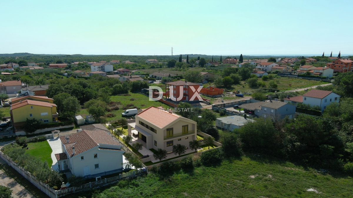 ISTRA, BUJE, KAŠTEL - Zemljišče z veljavnim gradbenim dovoljenjem