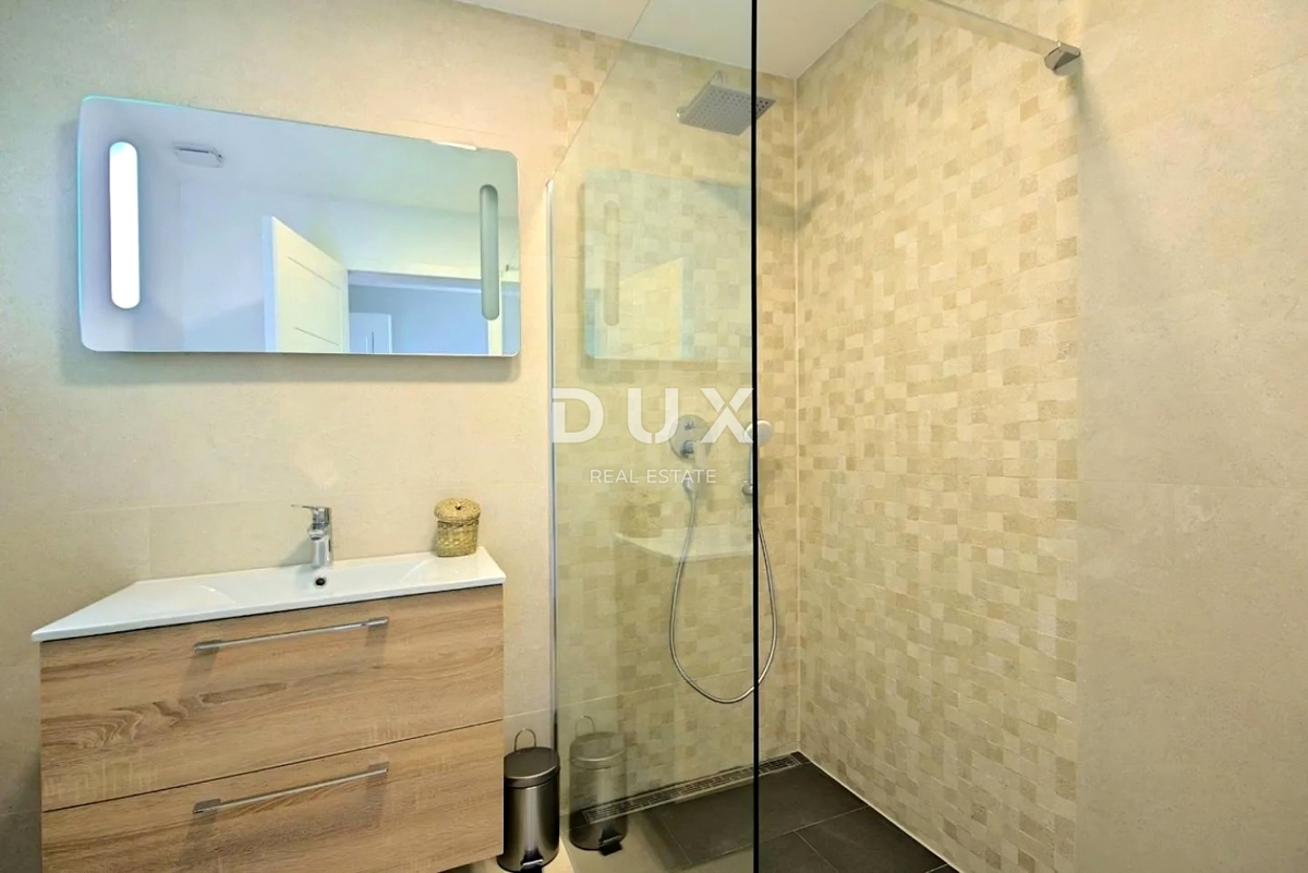 ISTRA, POREČ - Moderna hiša z bazenom v bližini morja