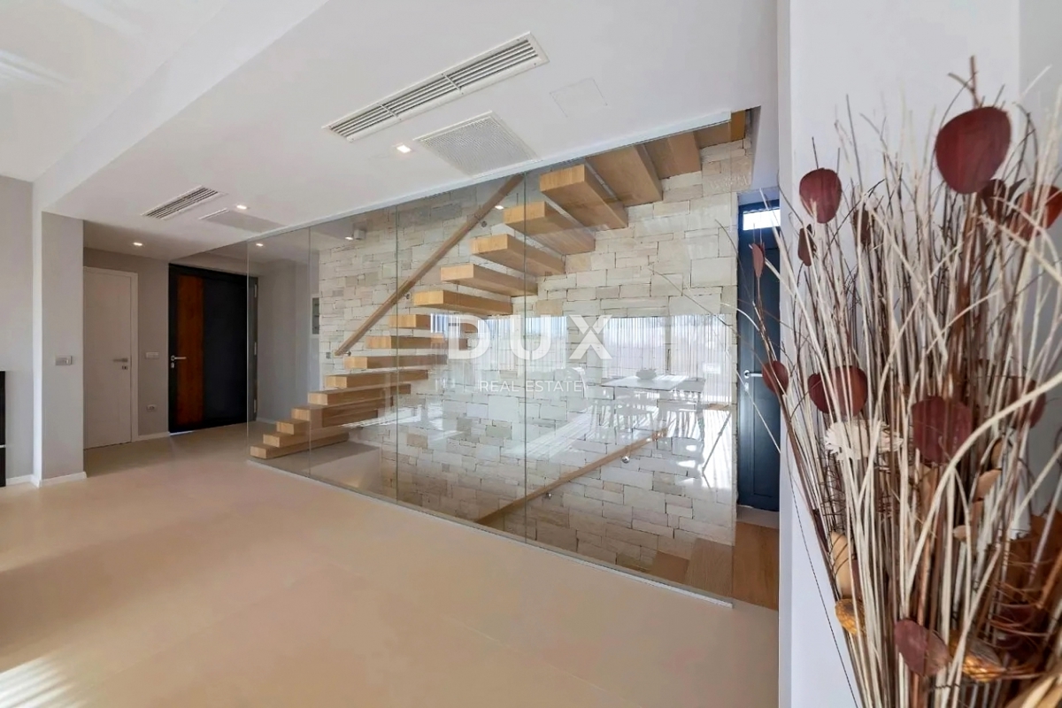 ISTRA, POREČ - Moderna hiša z bazenom v bližini morja