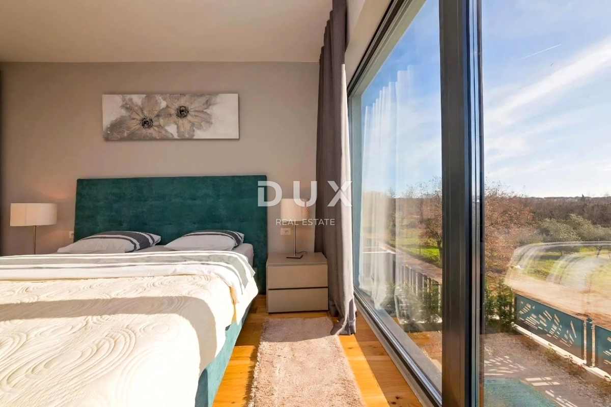 ISTRA, POREČ - Moderna hiša z bazenom v bližini morja