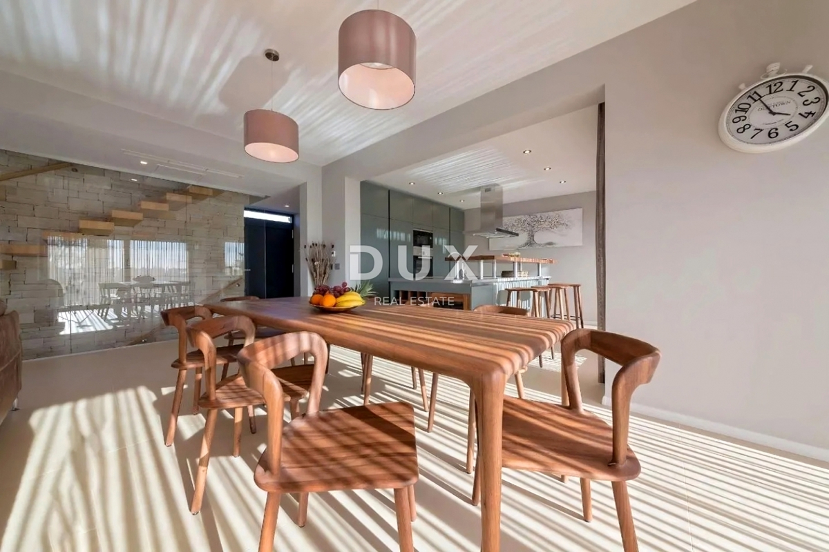 ISTRA, POREČ - Moderna hiša z bazenom v bližini morja