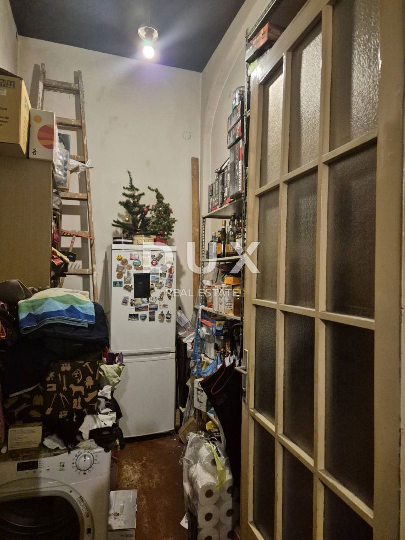 RIJEKA, CENTER - prostorno 3S+DB 