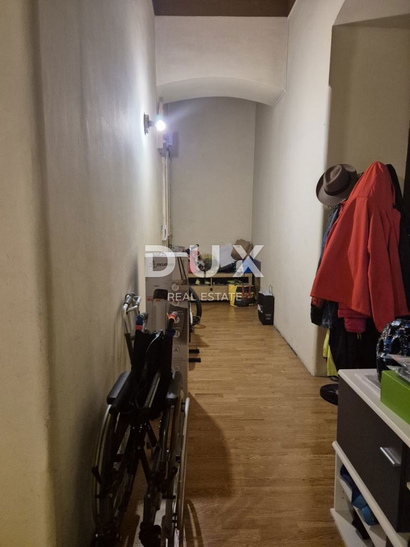 RIJEKA, CENTER - prostorno 3S+DB 