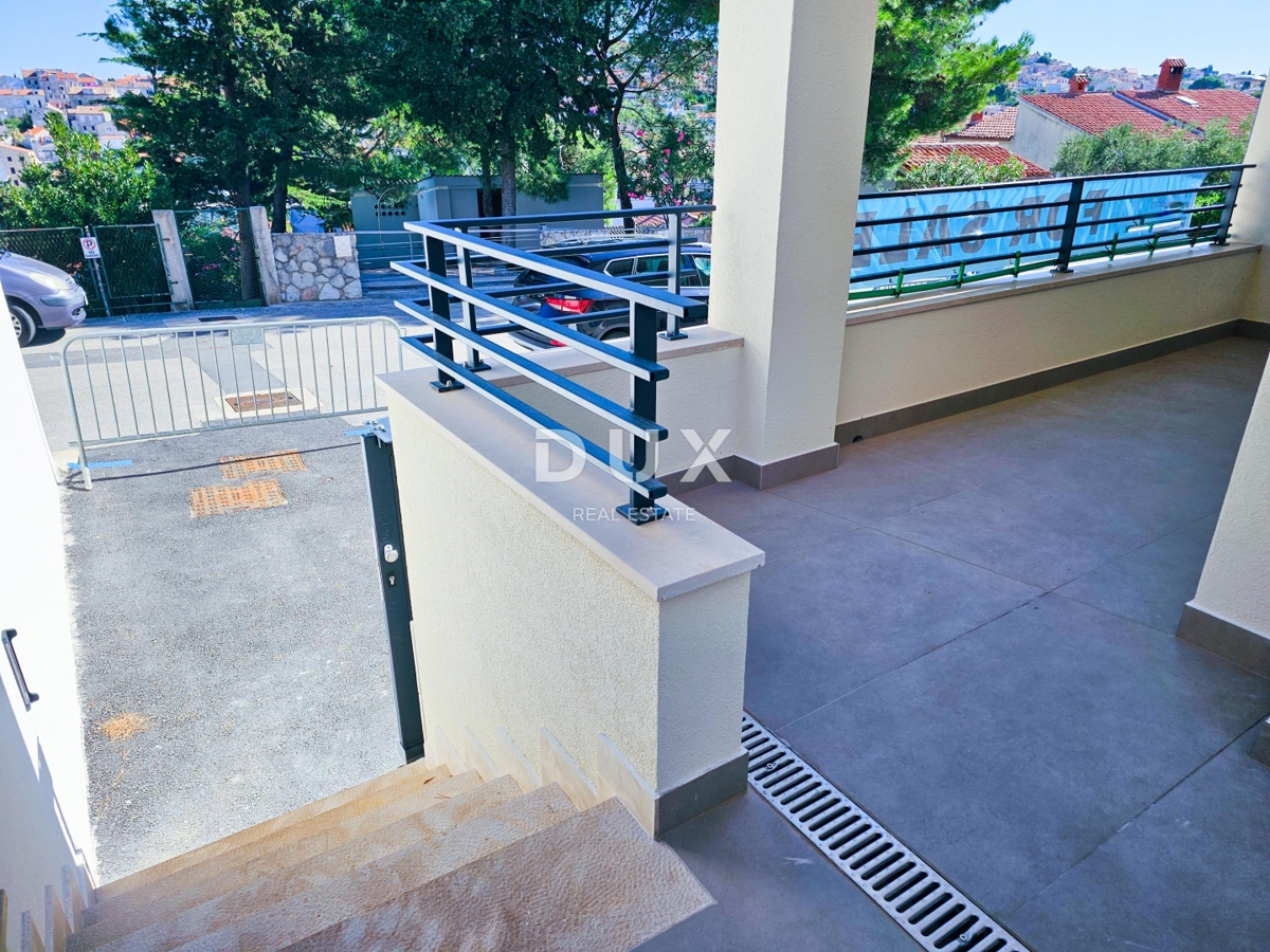 MALI LOŠINJ, CENTER - PRILOŽNOST - Stanovanje v pritličju z vrtom in parkiriščem