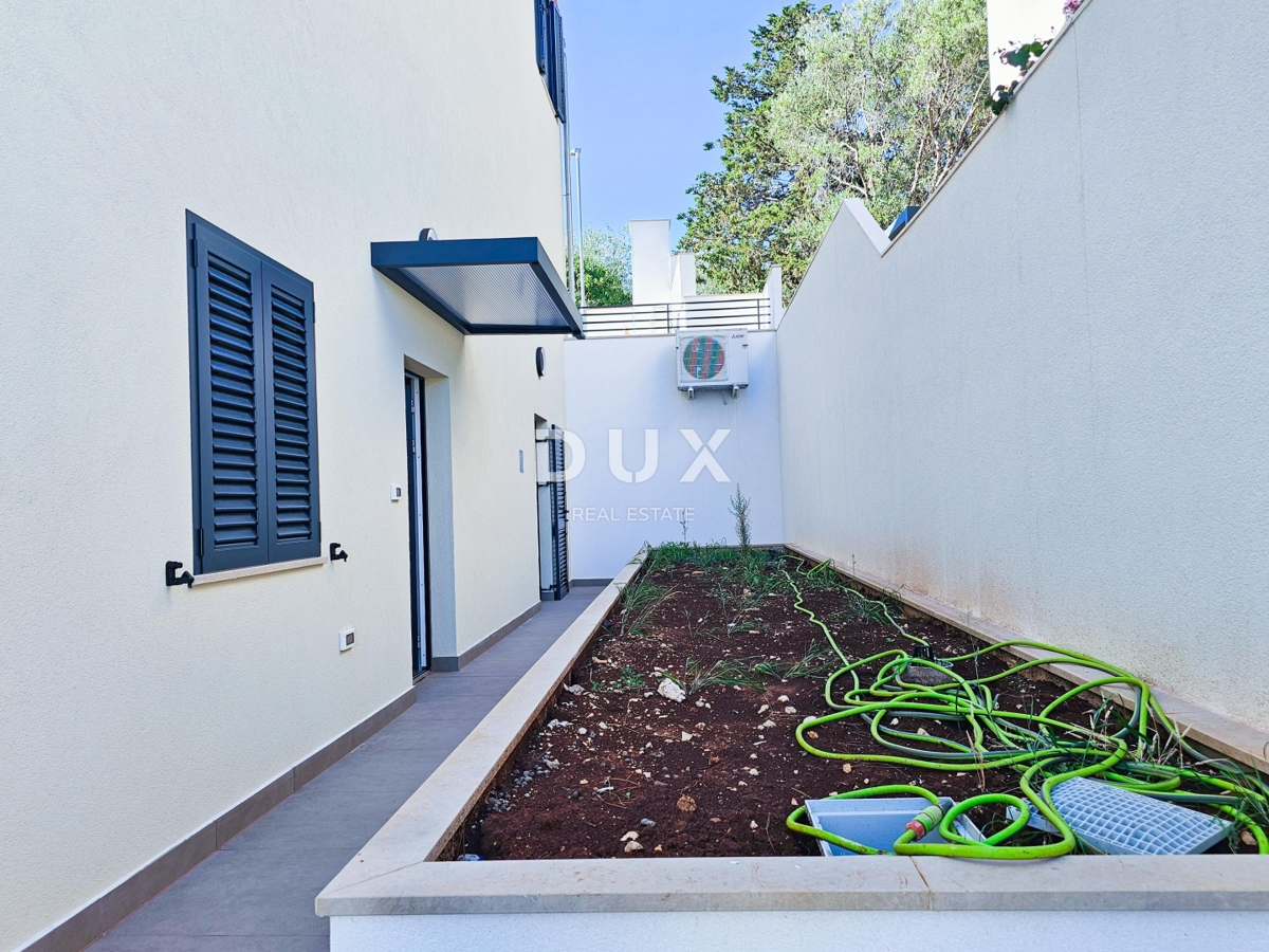 MALI LOŠINJ, CENTER - PRILOŽNOST - Stanovanje v pritličju z vrtom in parkiriščem