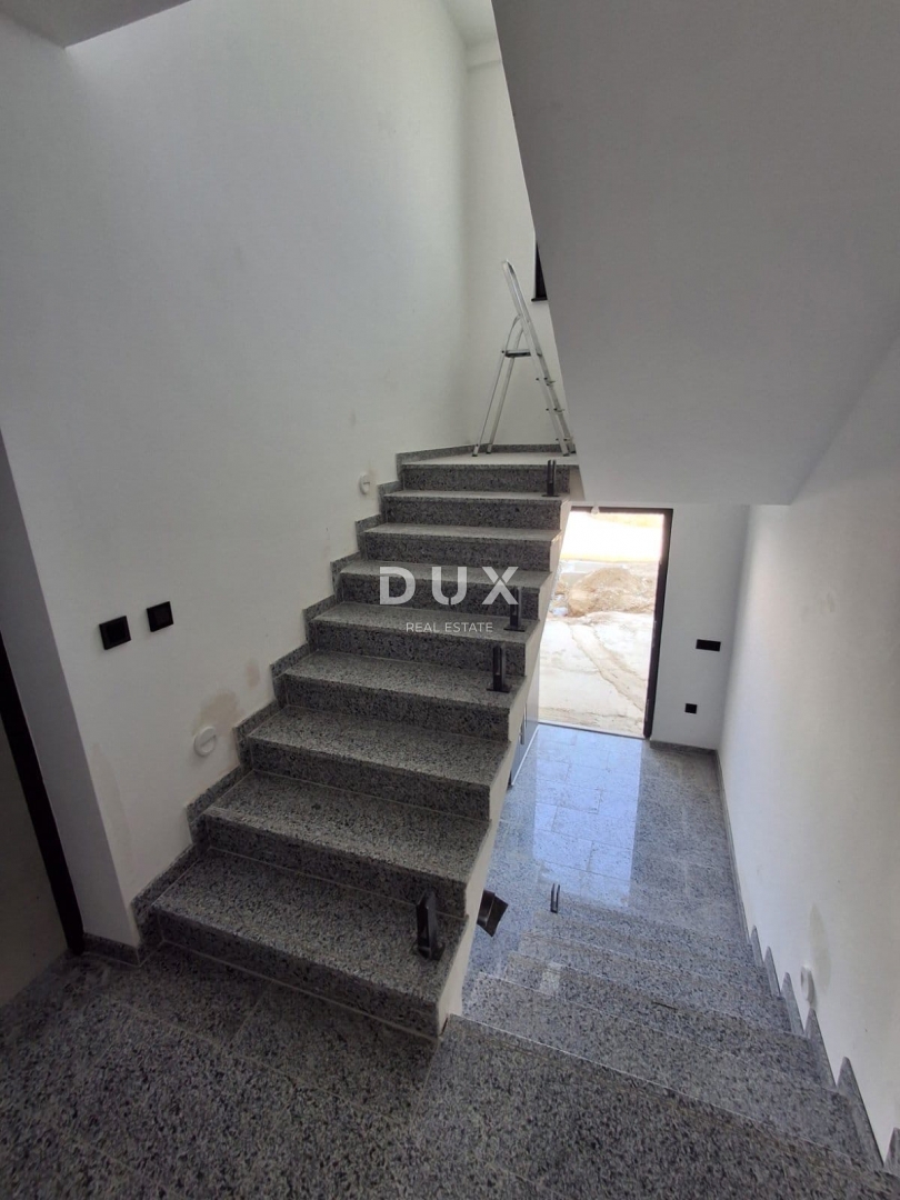 OTOK PAG, PAG - ekskluzivno PENTHOUSE v NOVOGRADNJI + terasa s pogledom na morje! PRILOŽNOST!