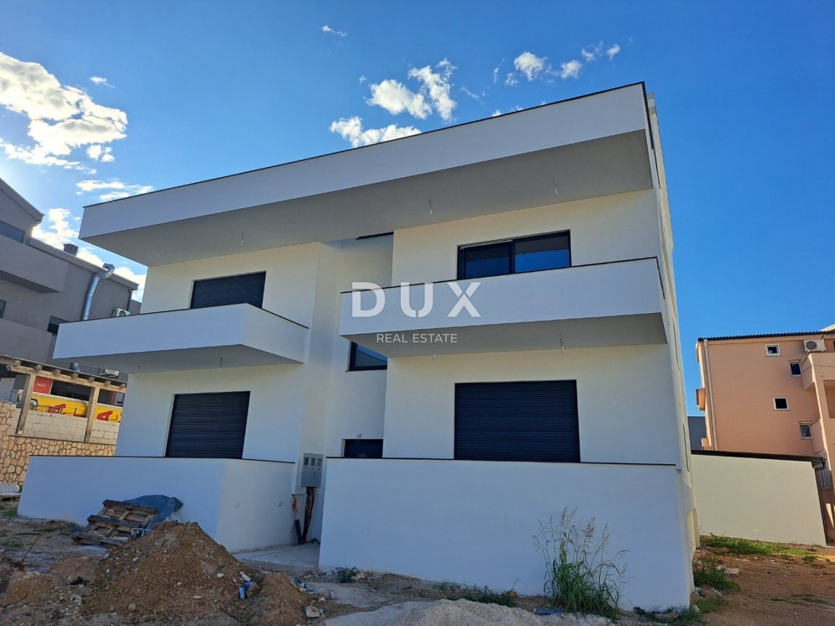 OTOK PAG, PAG - ekskluzivno PENTHOUSE v NOVOGRADNJI + terasa s pogledom na morje! PRILOŽNOST!