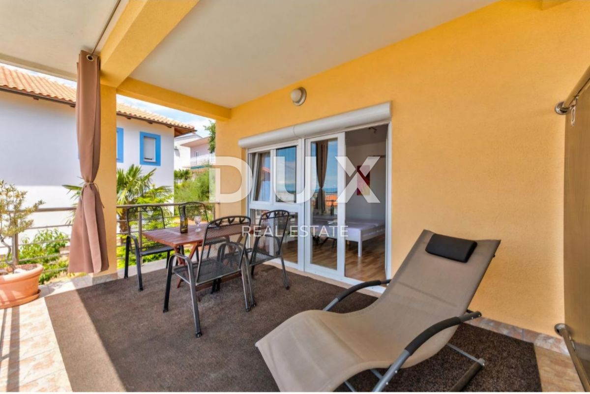 CRIKVENICA, DRAMALJ - Hiša s 6 apartmaji, 200 m od morja