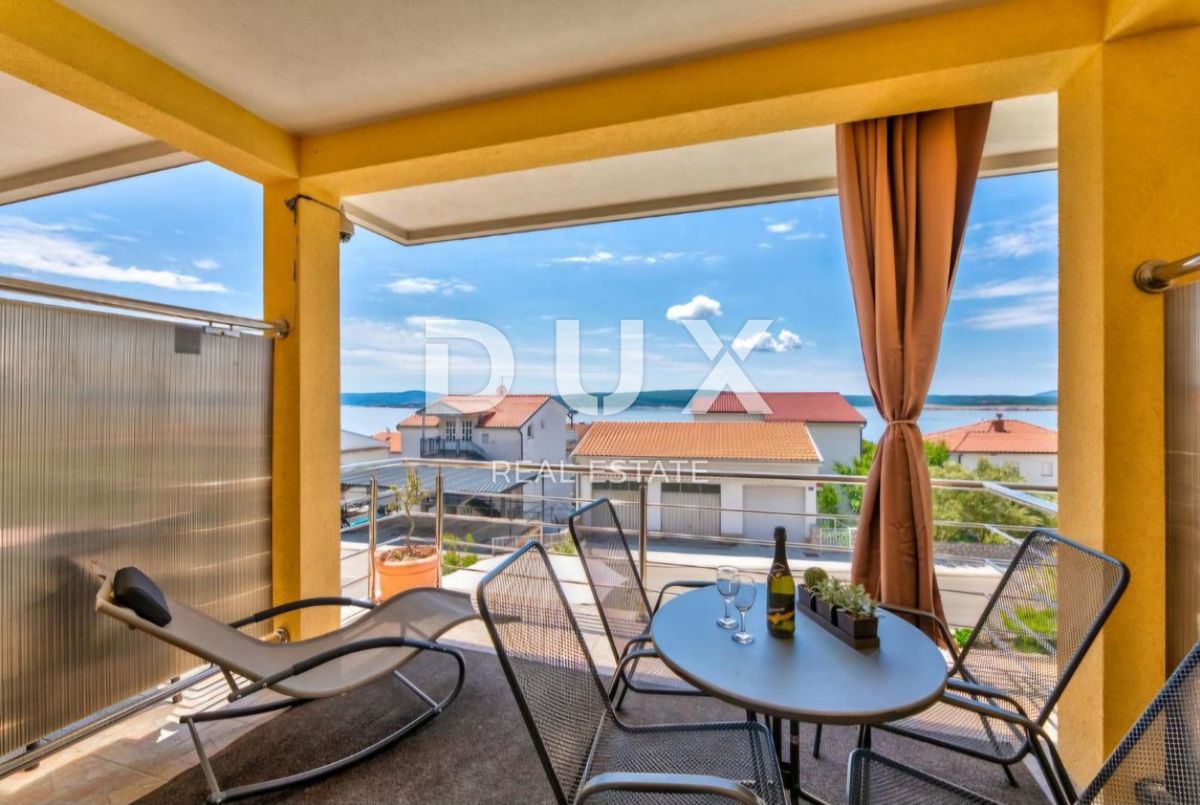 CRIKVENICA, DRAMALJ - Hiša s 6 apartmaji, 200 m od morja