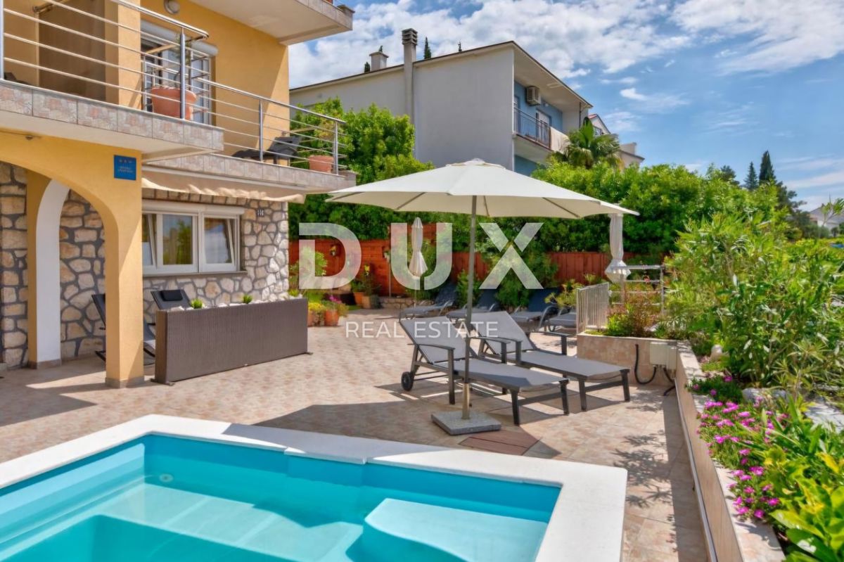 CRIKVENICA, DRAMALJ - Hiša s 6 apartmaji, 200 m od morja