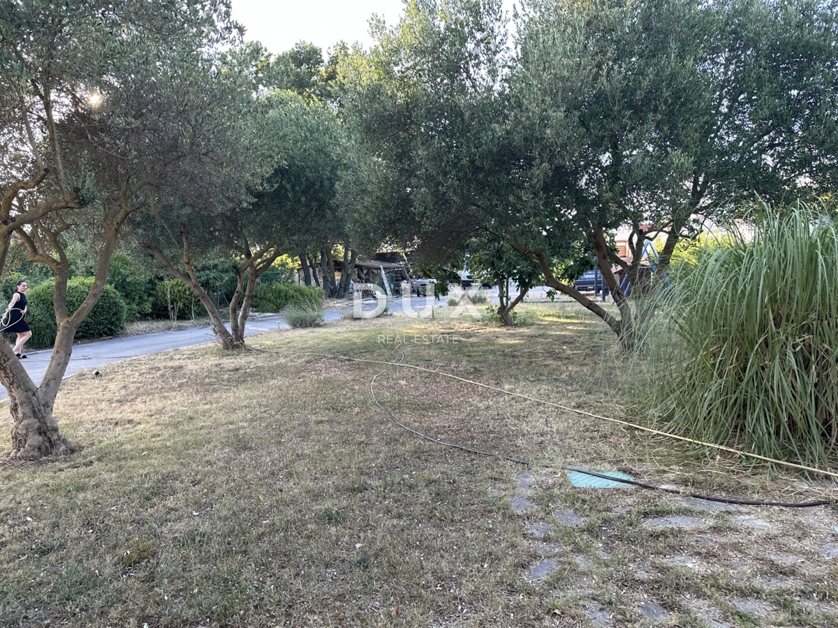 ZADAR, MURVICA – Zemljišče zgrajeno na odlični lokaciji!
