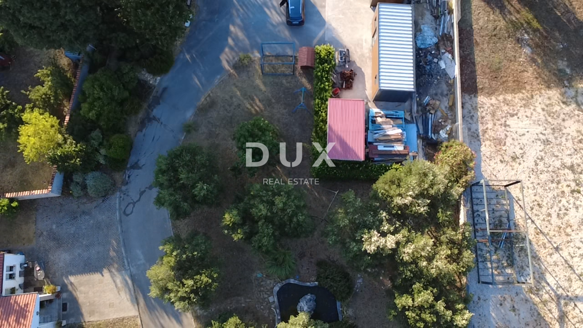ZADAR, MURVICA – Zemljišče zgrajeno na odlični lokaciji!
