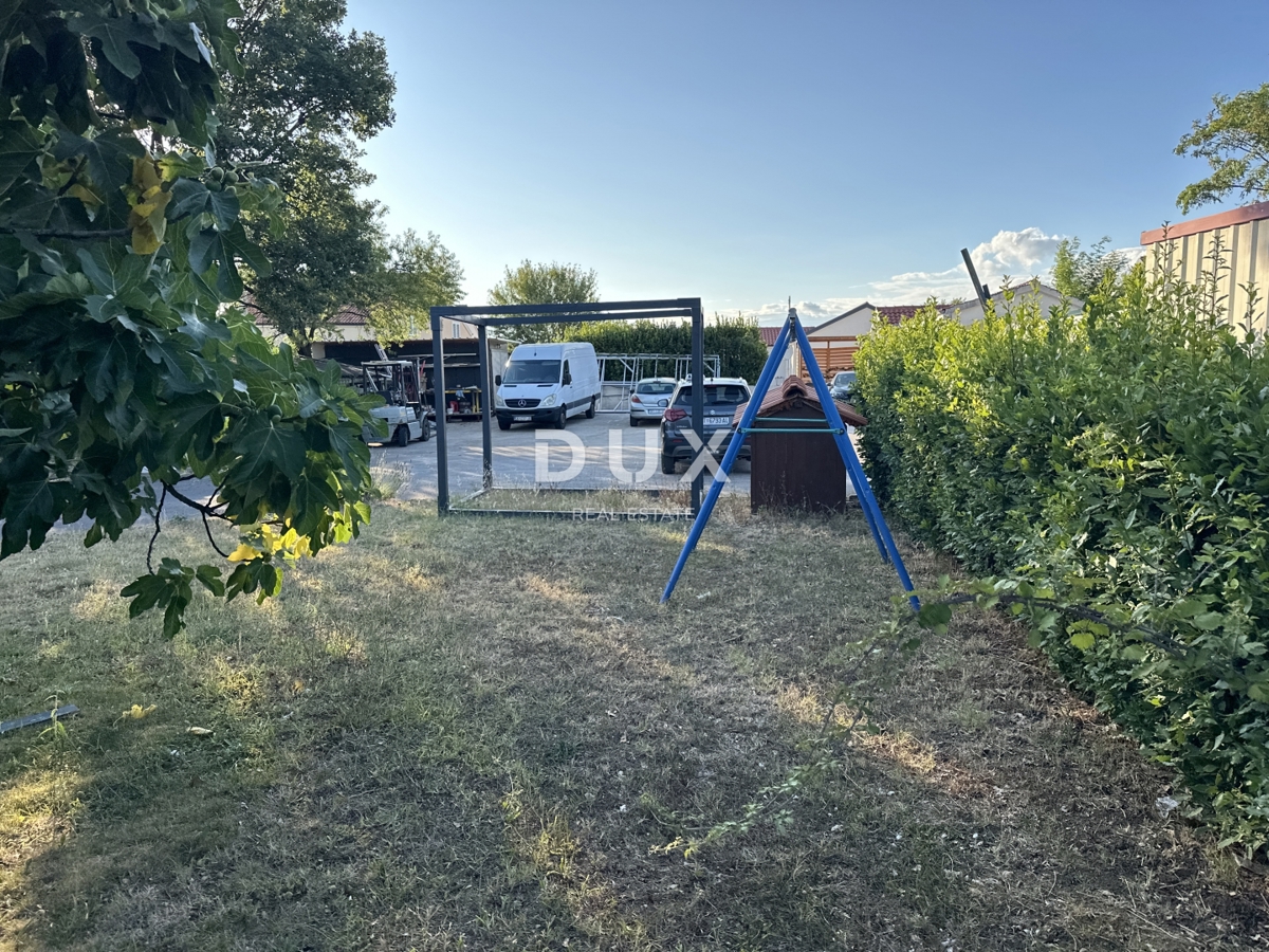 ZADAR, MURVICA – Zemljišče zgrajeno na odlični lokaciji!
