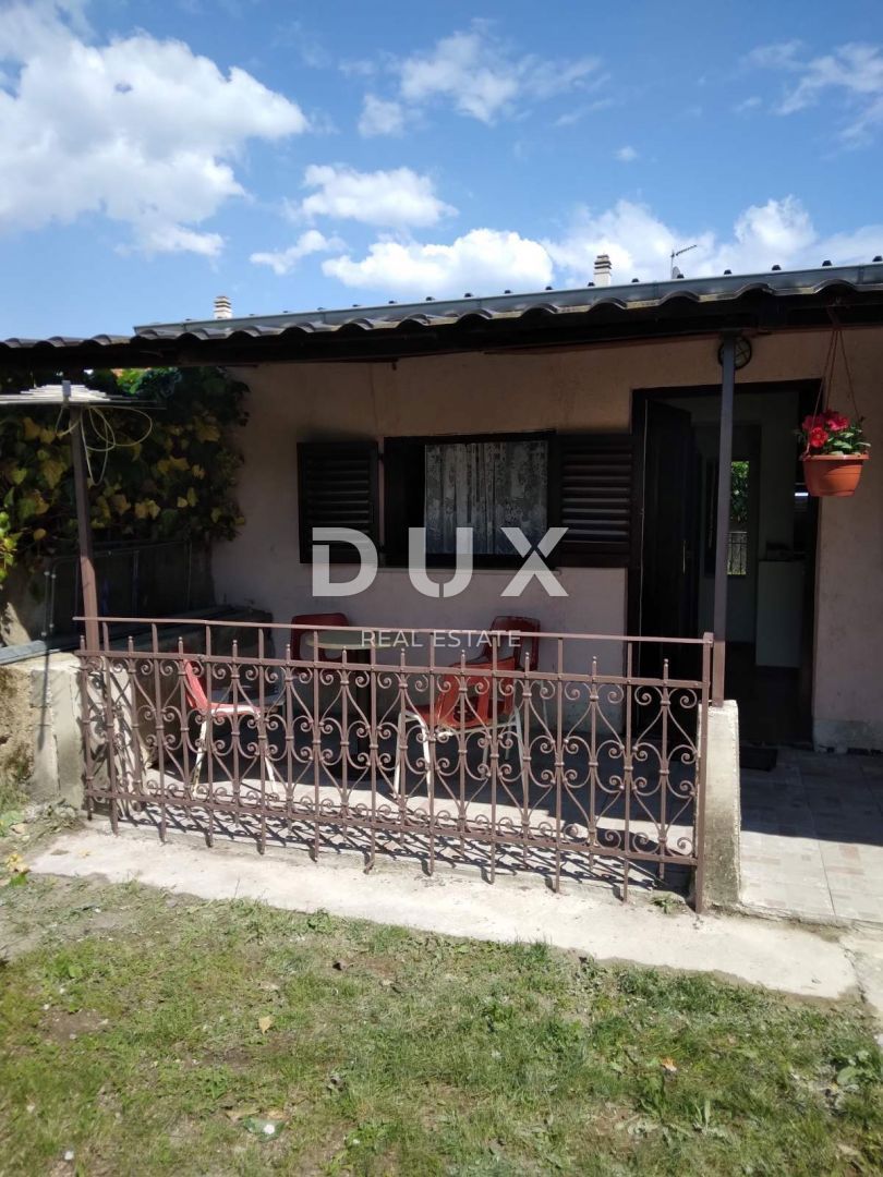 RIJEKA, SRDOČI, CENTER - samostojna hiša s 3 stanovanji + pomožni objekt + vrt! PRILOŽNOST! NUJNO!