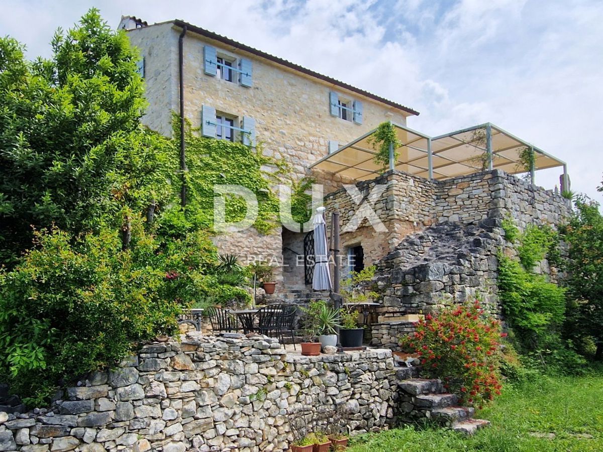 ISTRA, BUJE - Kamnita hiša s čudovitim razgledom