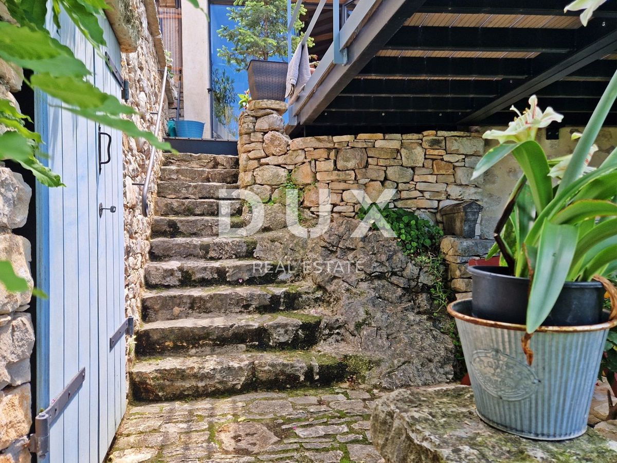 ISTRA, BUJE - Kamnita hiša s čudovitim razgledom