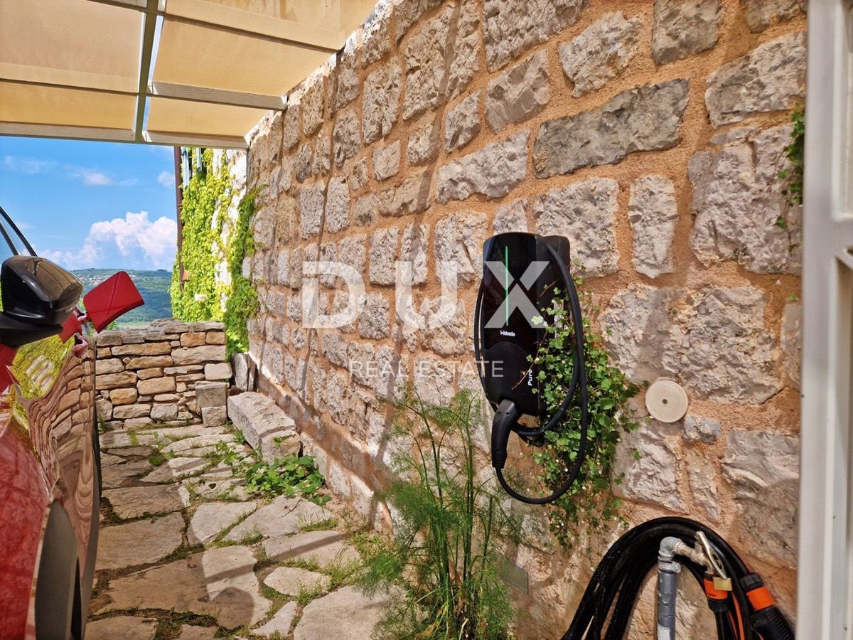 ISTRA, BUJE - Kamnita hiša s čudovitim razgledom