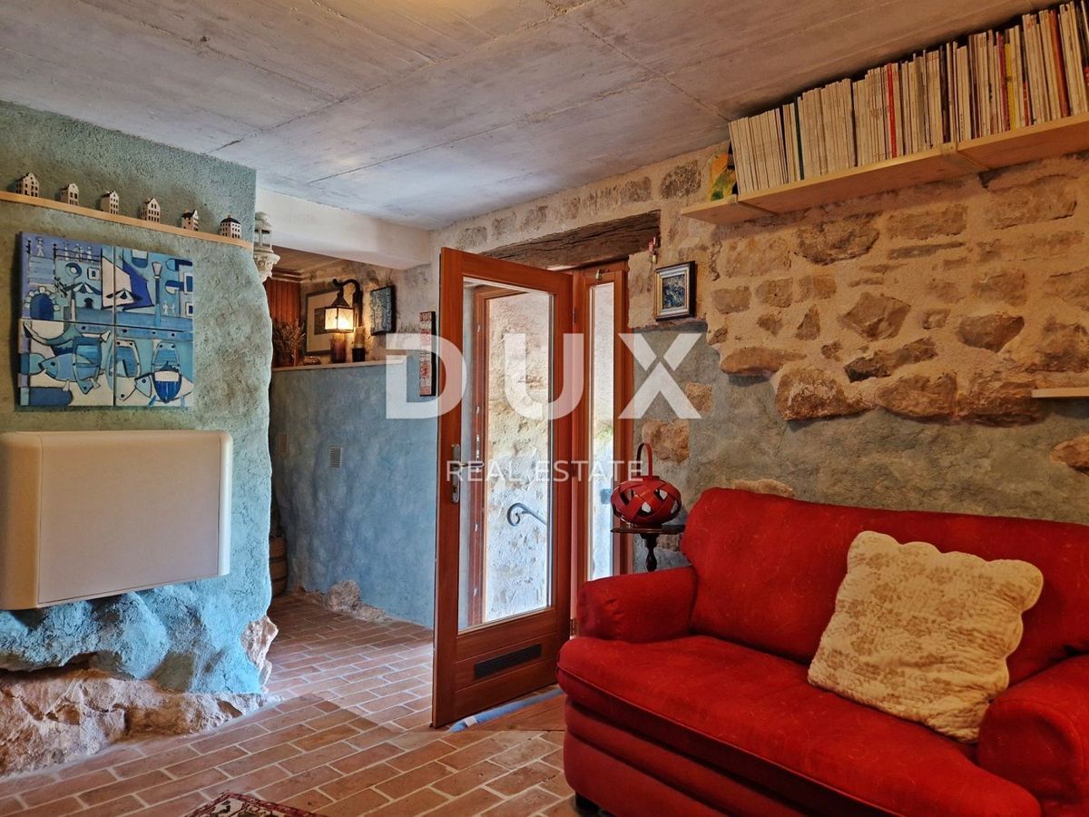 ISTRA, BUJE - Kamnita hiša s čudovitim razgledom