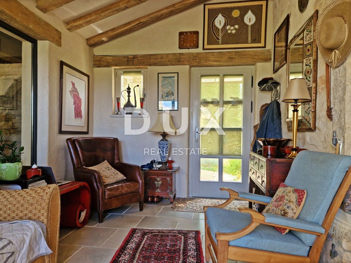 ISTRA, BUJE - Kamnita hiša s čudovitim razgledom