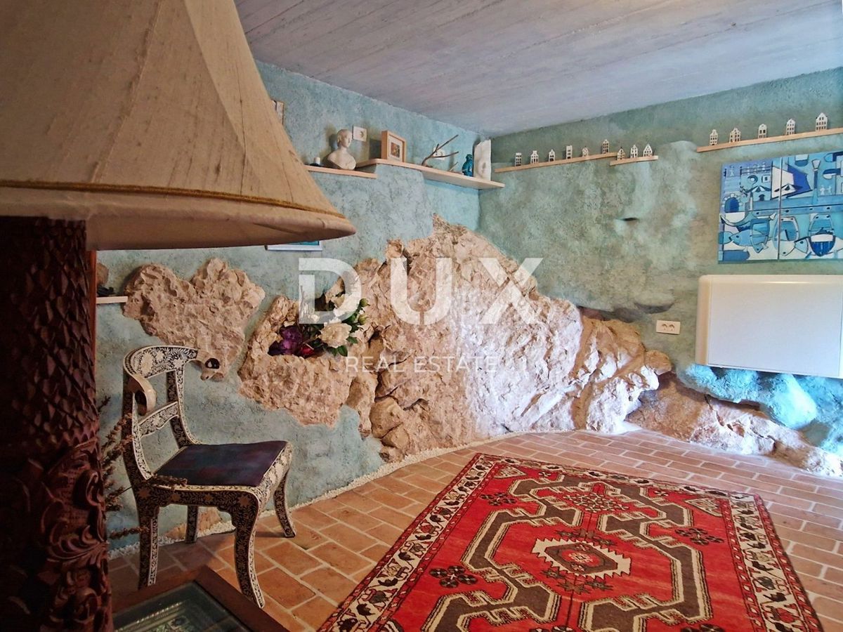 ISTRA, BUJE - Kamnita hiša s čudovitim razgledom