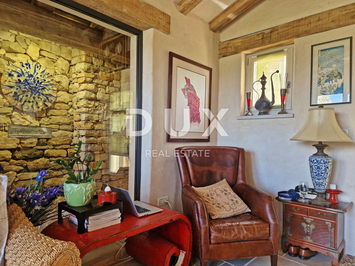 ISTRA, BUJE - Kamnita hiša s čudovitim razgledom