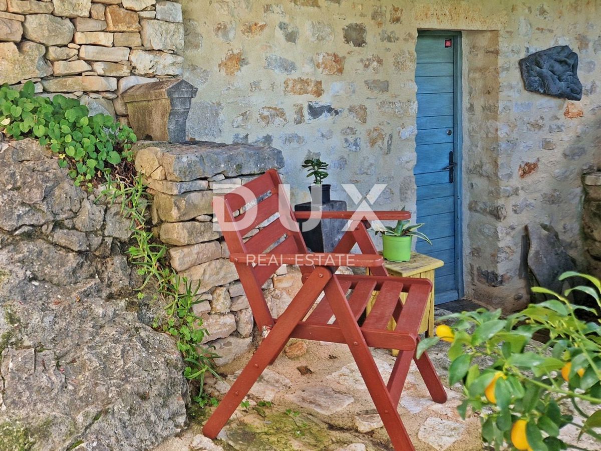ISTRA, BUJE - Kamnita hiša s čudovitim razgledom