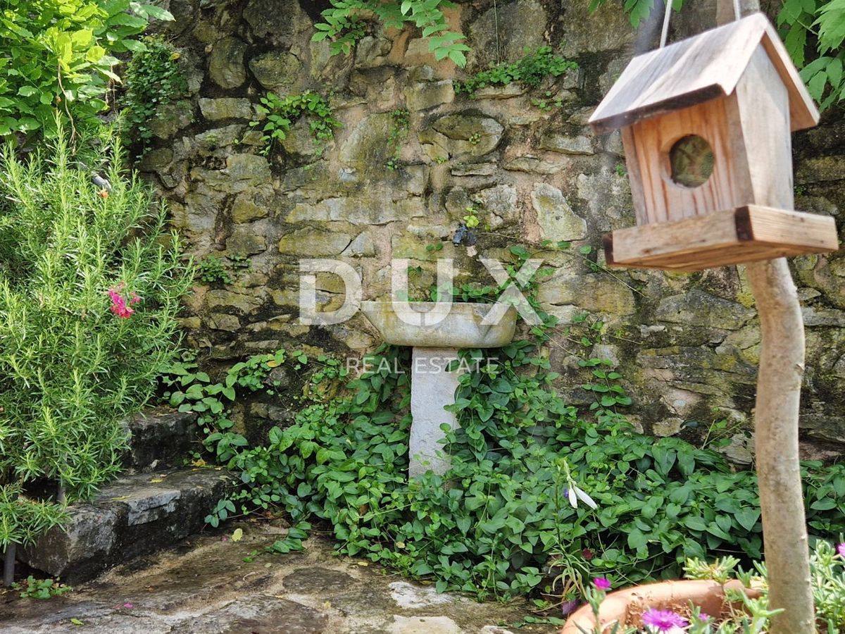 ISTRA, BUJE - Kamnita hiša s čudovitim razgledom