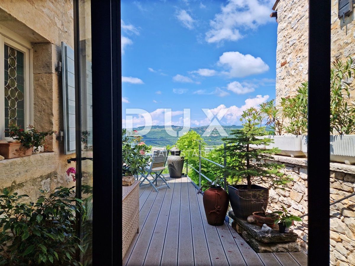 ISTRA, BUJE - Kamnita hiša s čudovitim razgledom