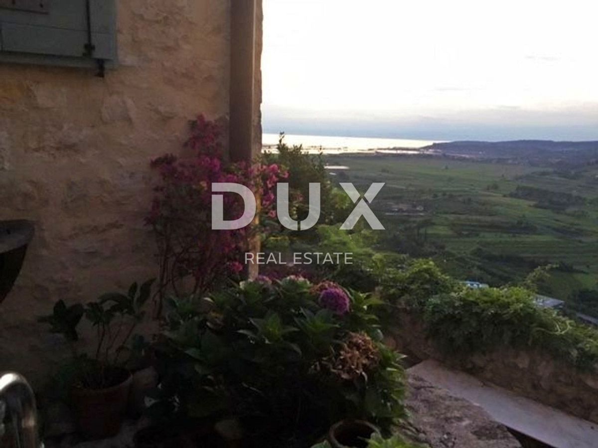 ISTRA, BUJE - Kamnita hiša s čudovitim razgledom