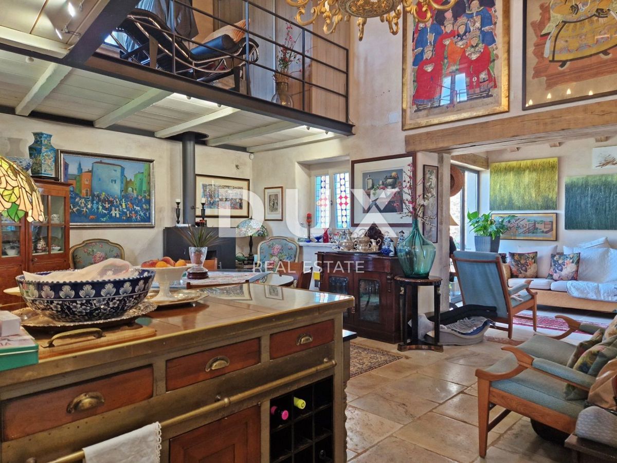 ISTRA, BUJE - Kamnita hiša s čudovitim razgledom