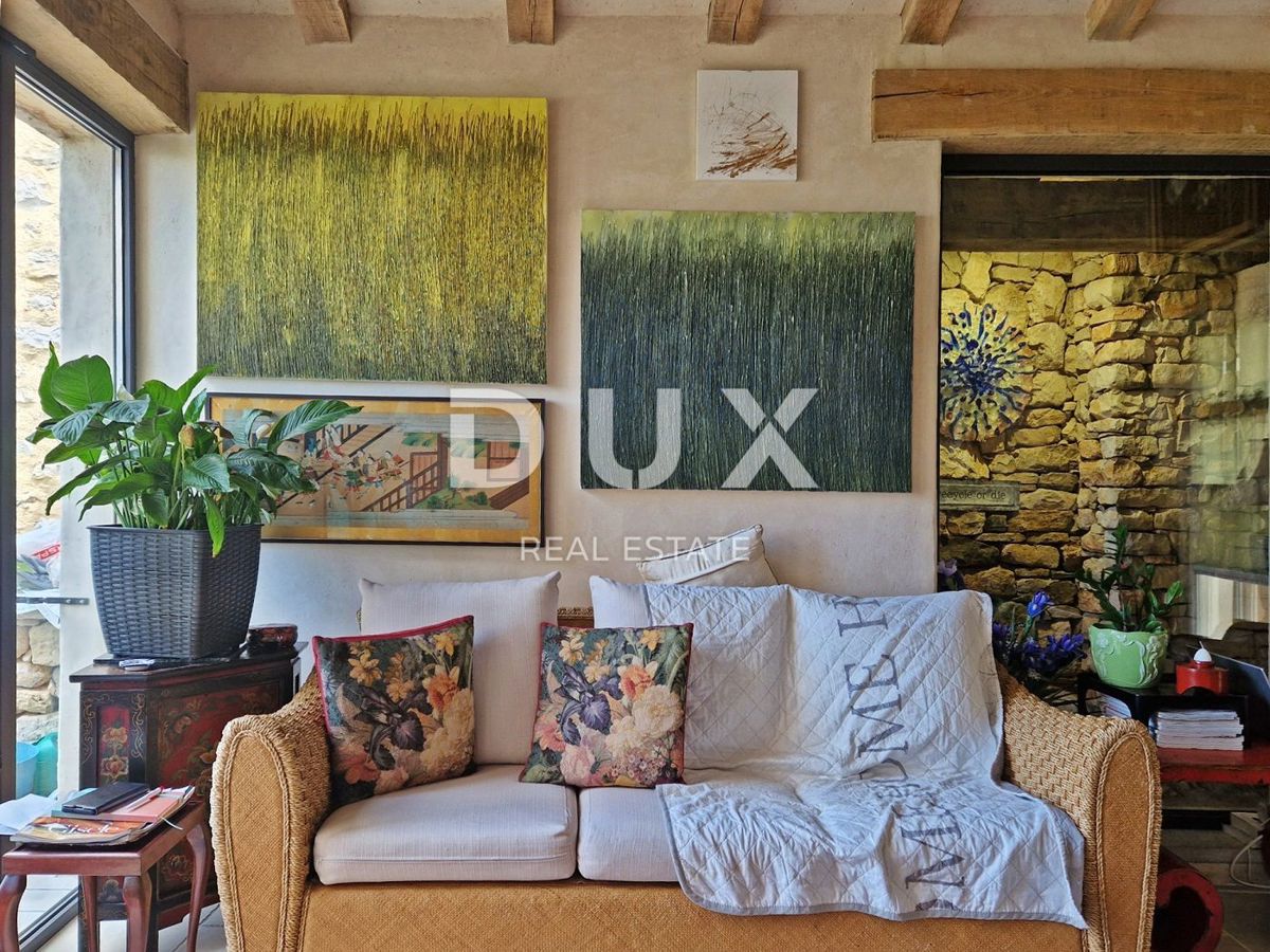 ISTRA, BUJE - Kamnita hiša s čudovitim razgledom