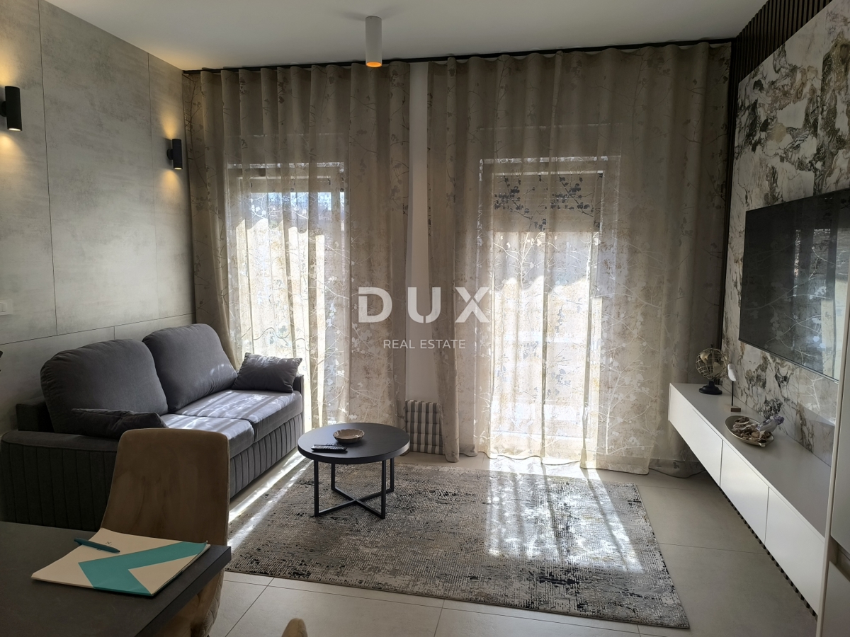 ISTRA, PULA - Luksuzno stanovanje z garažnim prostorom v centru mesta