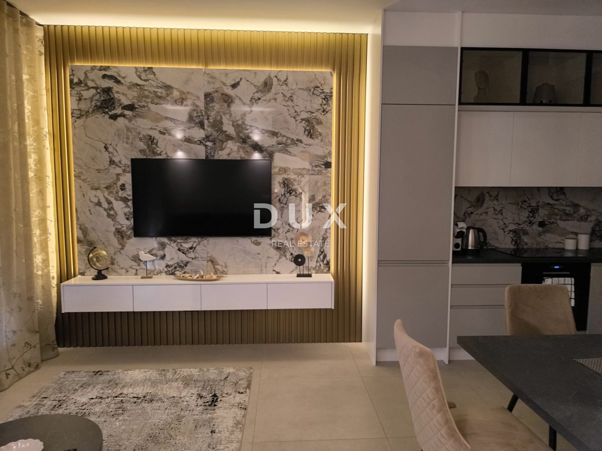 ISTRA, PULA - Luksuzno stanovanje z garažnim prostorom v centru mesta