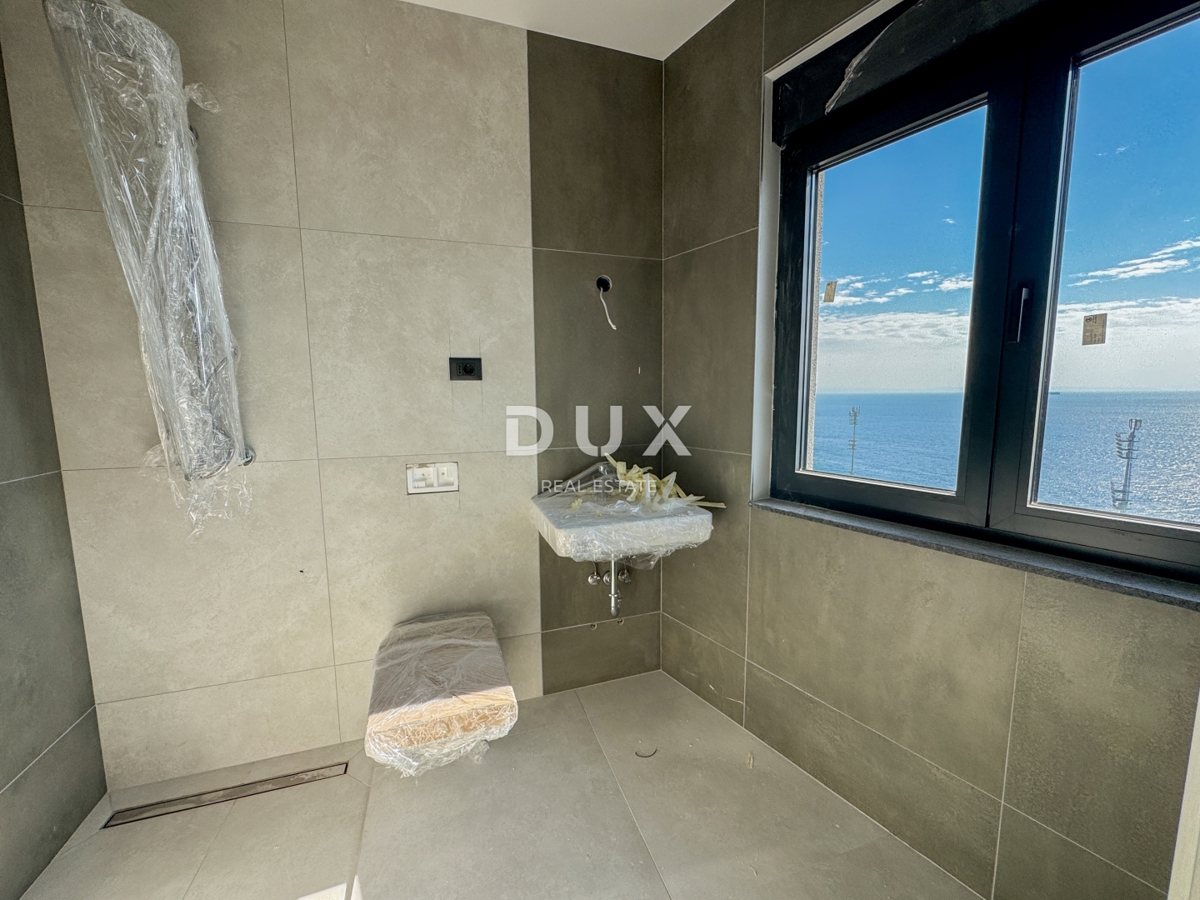 RIJEKA, KANTRIDA - 155 m2 veliko stanovanje v luksuzni novogradnji le 250 metrov od morja z garažo in panoramskim pogledom na morje